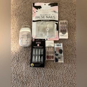 Over 600 nails total.   Various Press on designs. Brand new. All for only $35